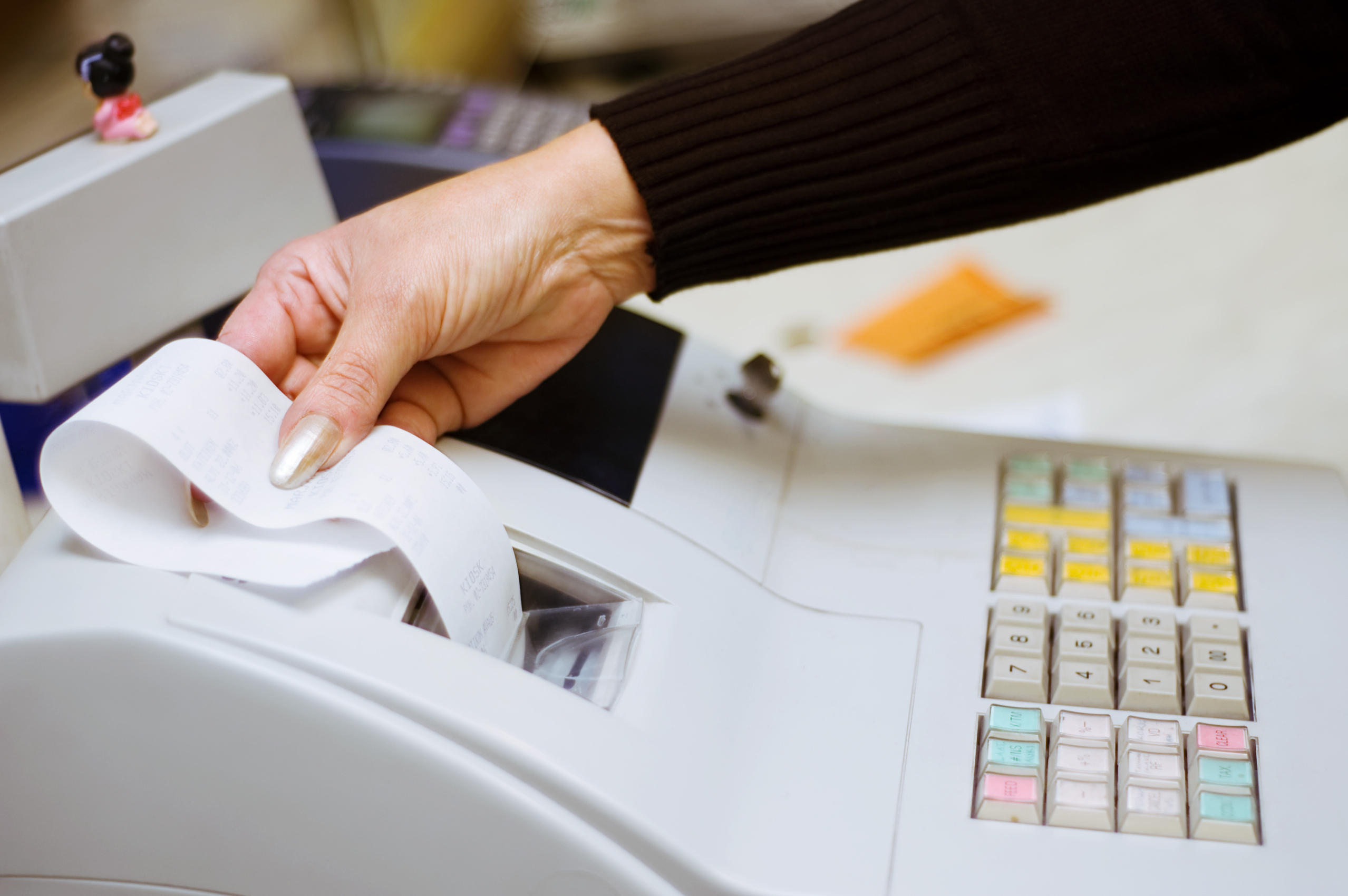 Le report au 1er avril 2023 de la fin de l’impression et la distribution systématiques des tickets de caisse